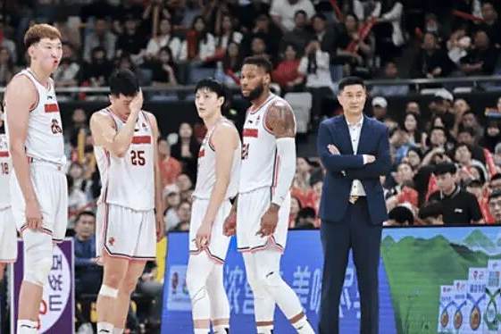 精彩反击！球队成功逆转击败对手