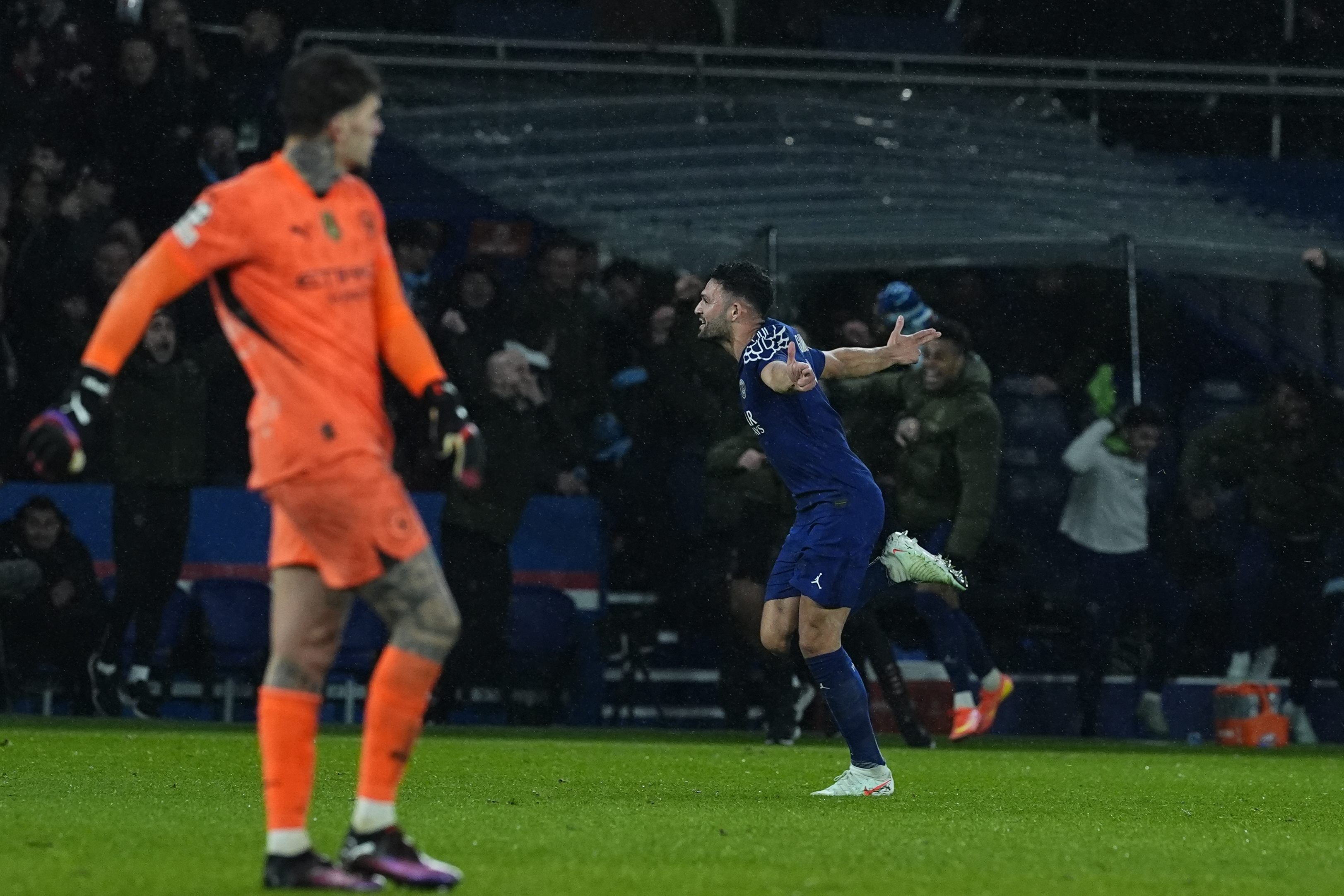 巴黎圣日耳曼迎战挑战者赢得胜利的简单介绍