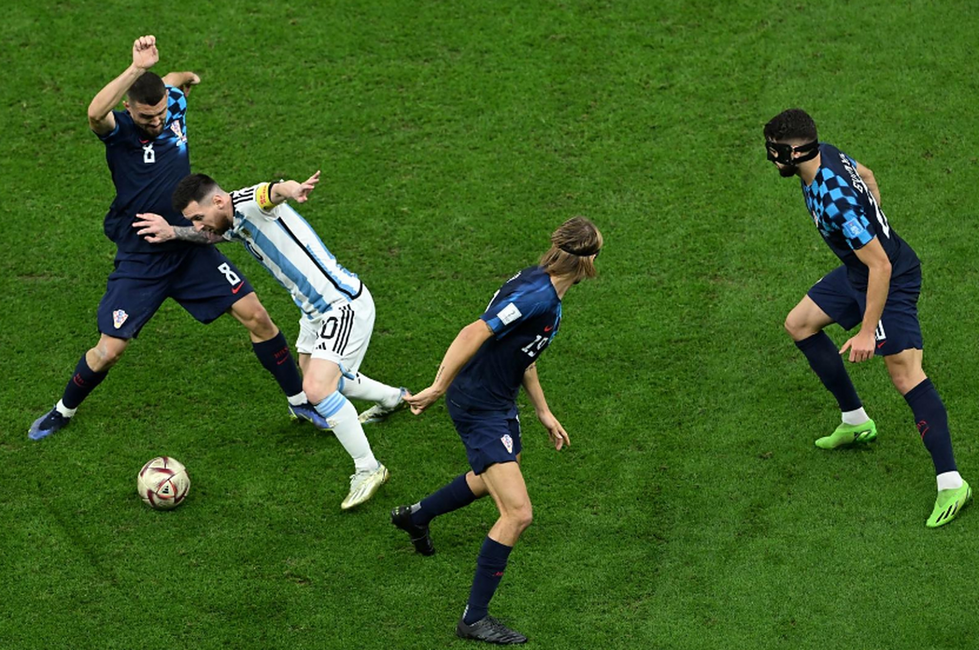 爱游戏体育网站-瑞典淘汰克罗地亚，杀入欧洲足球争霸赛半决赛