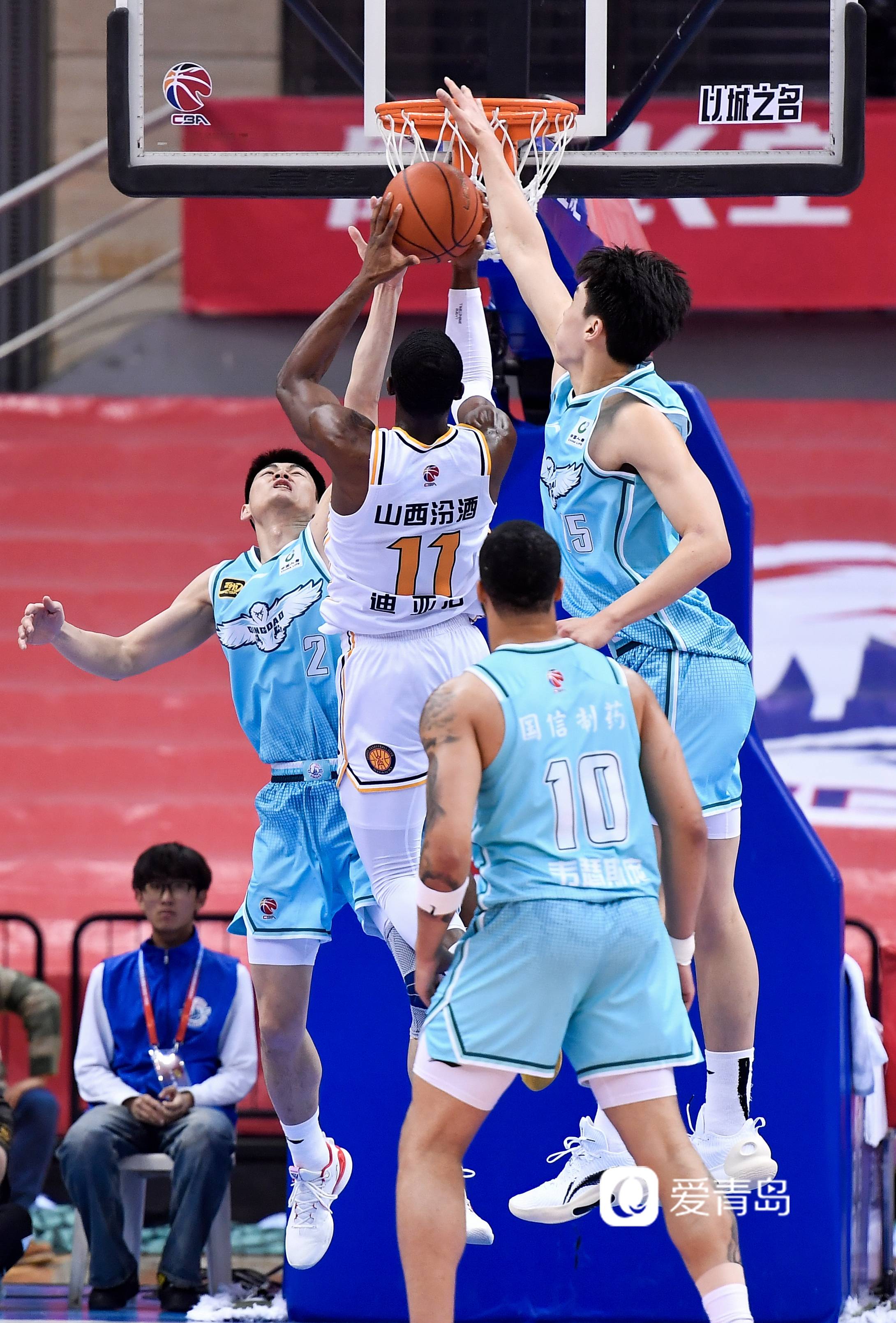 吉林男篮力克青岛队，取得胜利