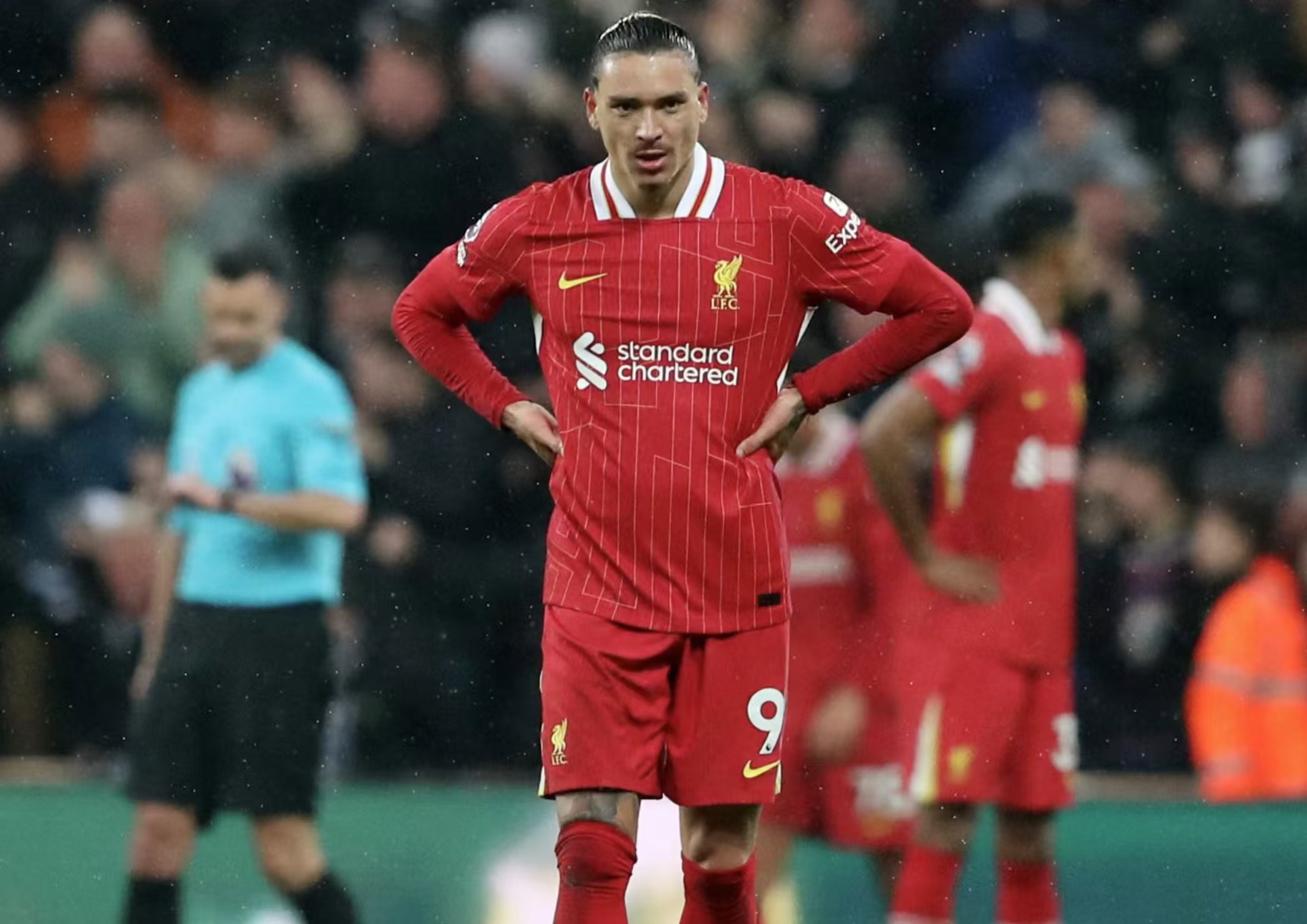 利物浦客场击败对手登顶，伯恩茅斯惊险取胜乐在其中的简单介绍