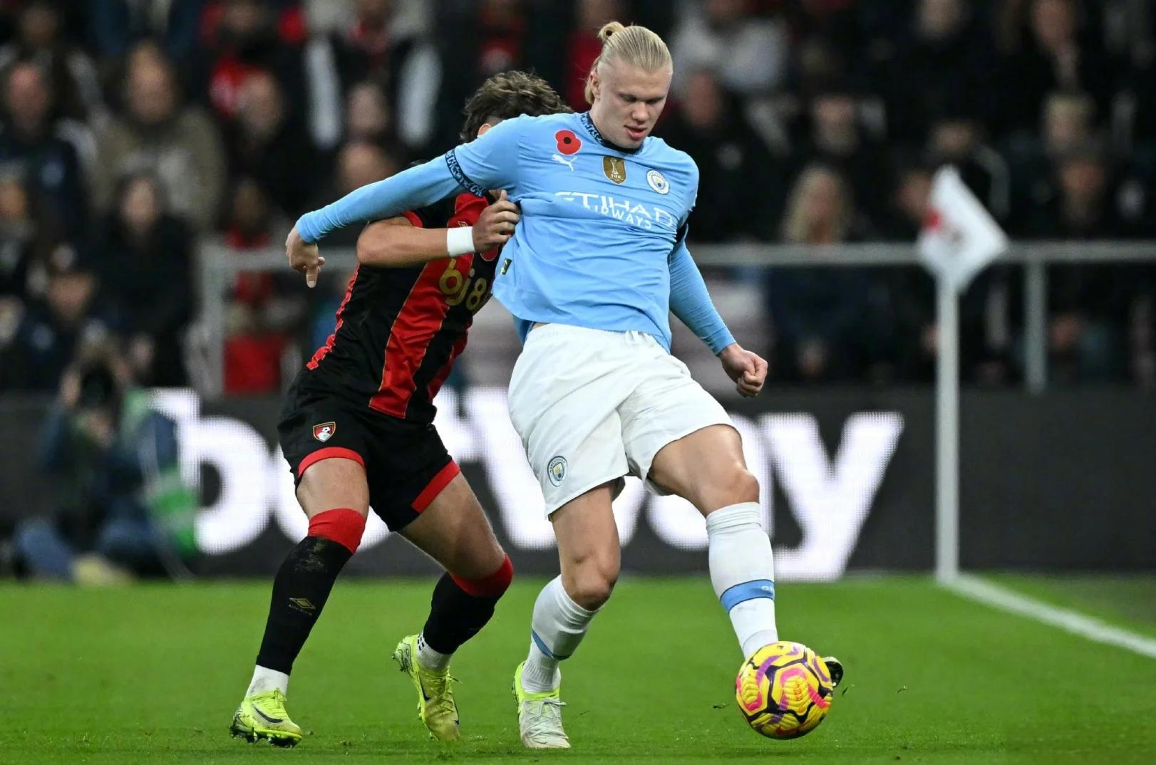 包含曼城后防表现糟糕，遭遇连败的词条