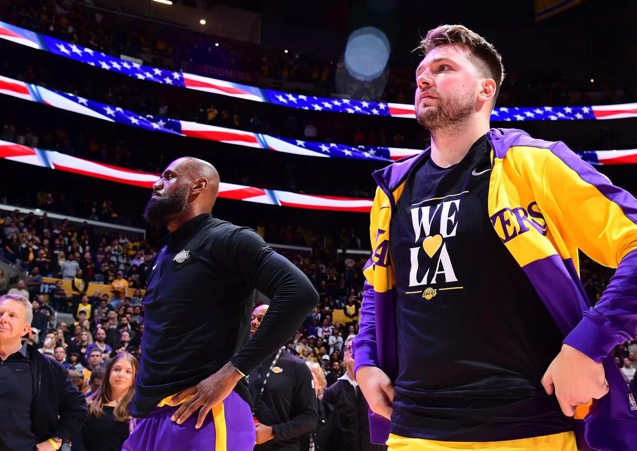 爱游戏官网入口-湖人主场惨败快船，遭遇两连败