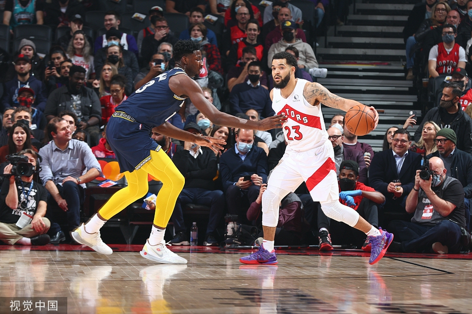 爱游戏中国官网-猛龙主场力克灰熊，范弗利特砍下23分