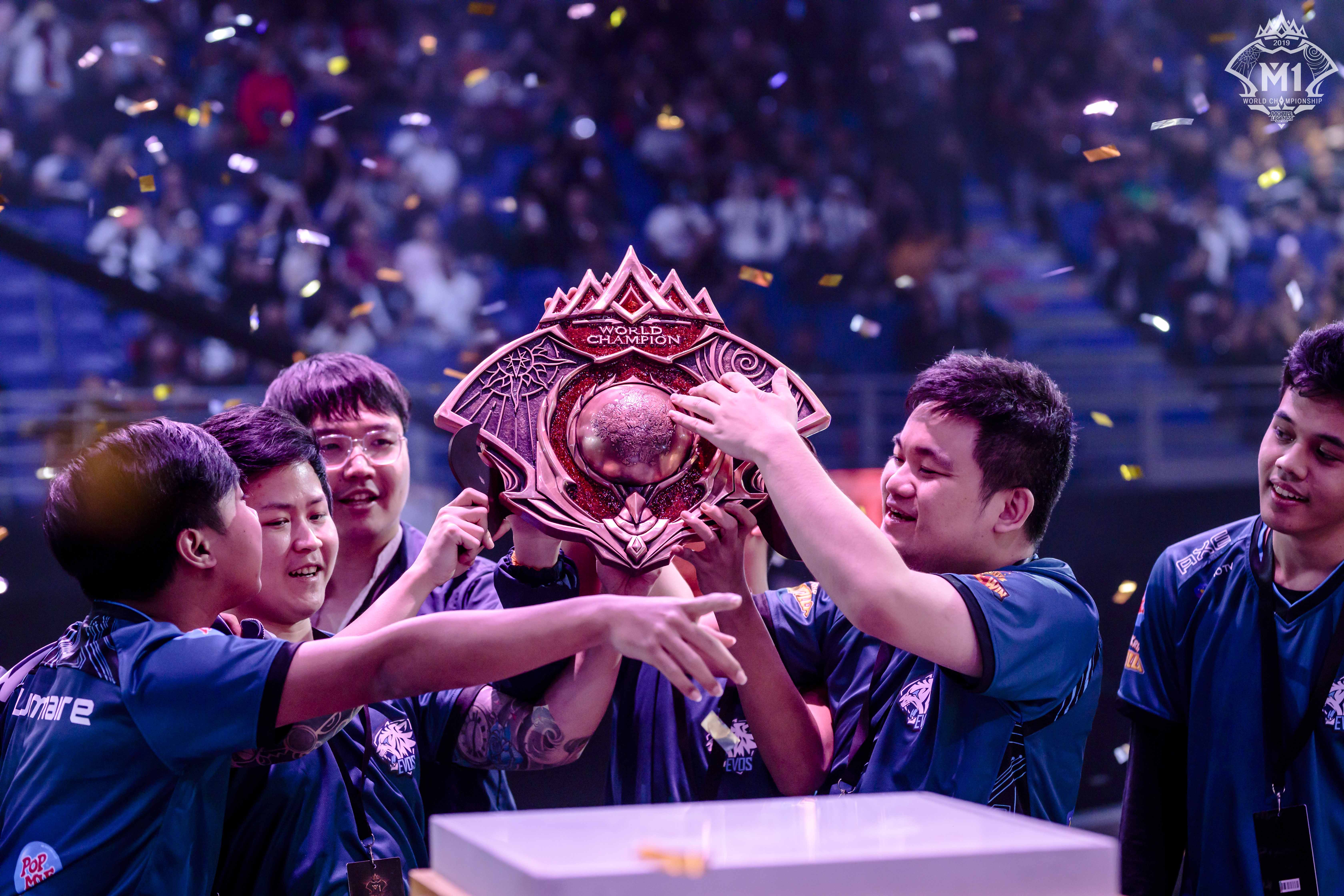 包含比拼到底！选手拼尽全力，实现历史突破的词条