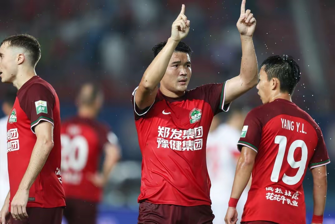 山东鲁能队以惊人速度领先，登上榜首的简单介绍