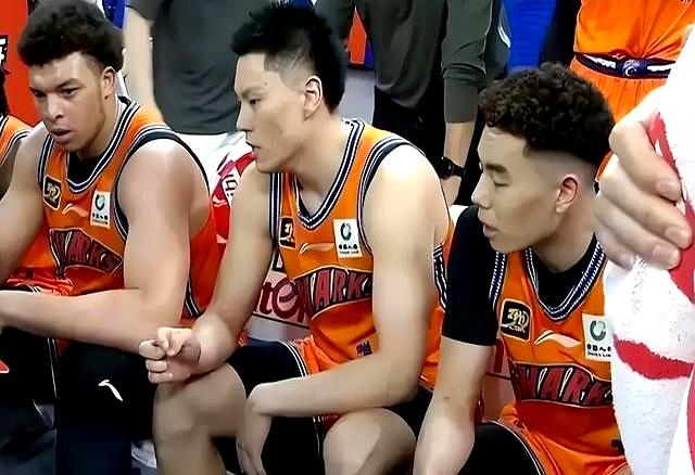 爱游戏网页版-上海男篮主教练调整战术，积极备战下一场比赛的简单介绍